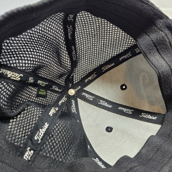 Titleist FJ Pro V1 Black Golfing Casual Hat Sz Med To Large White Lettering Mesh - Picture 8 of 9
